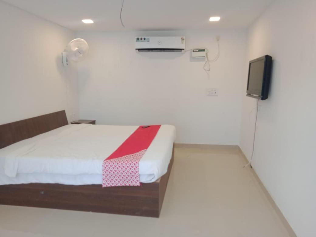 Farm stay Olive - Spacious 7 Bhk Ac With 1 Acre Garden, Swimming Pool And Outdoor Games