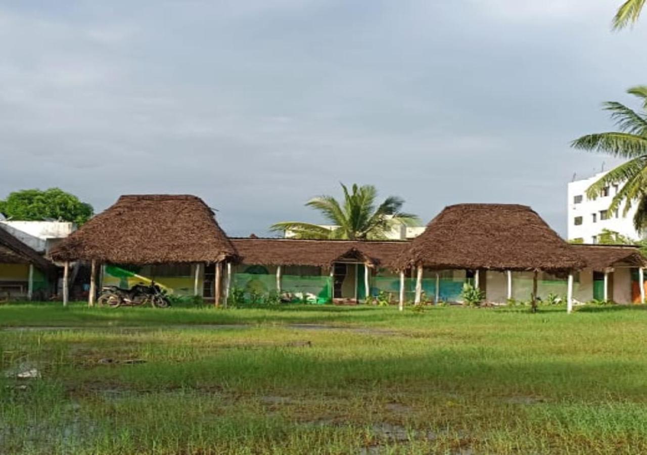 Olive - Spacious 7 Bhk Ac With 1 Acre Garden, Swimming Pool And Outdoor Games Farm stay *