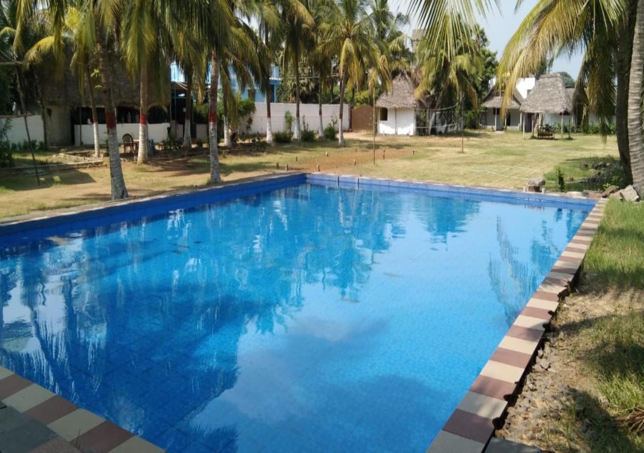 Farm stay Olive - Spacious 7 Bhk Ac With 1 Acre Garden, Swimming Pool And Outdoor Games