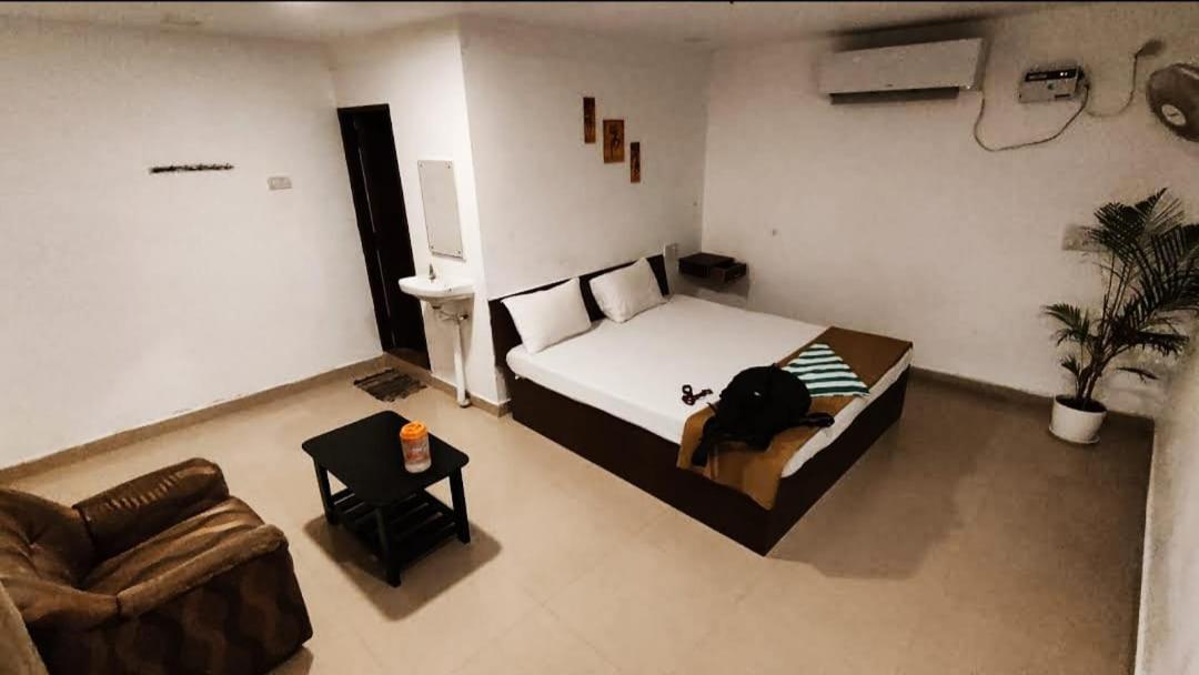 Olive - Spacious 7 Bhk Ac With 1 Acre Garden, Swimming Pool And Outdoor Games Farm stay